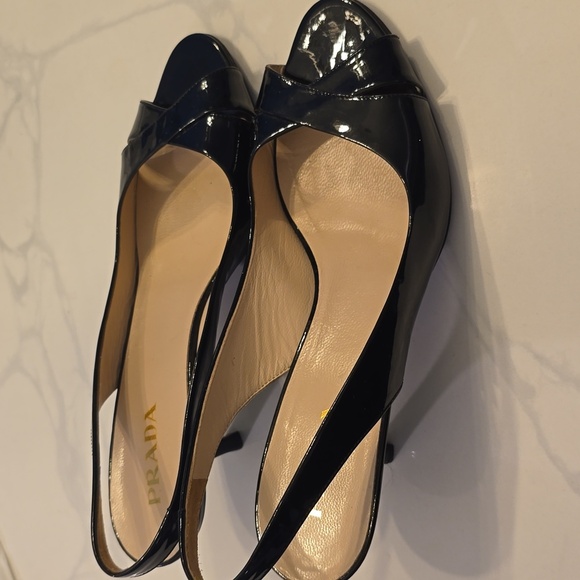 Prada Black Patent Leather Slingback Heels EUC Size 39.5 (US Size 9) (0718) - Picture 2 of 10